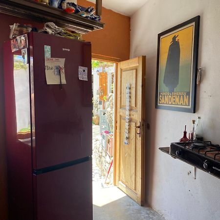 Shotgun Hostel & Guesthouse Vuno Exterior photo