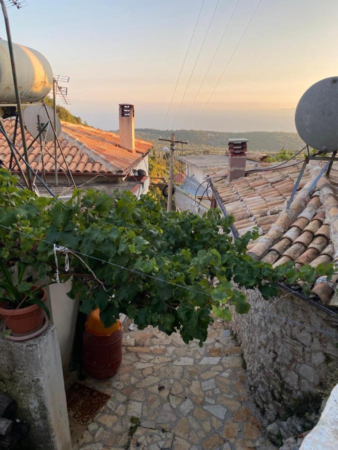 Shotgun Hostel & Guesthouse Vuno Exterior photo