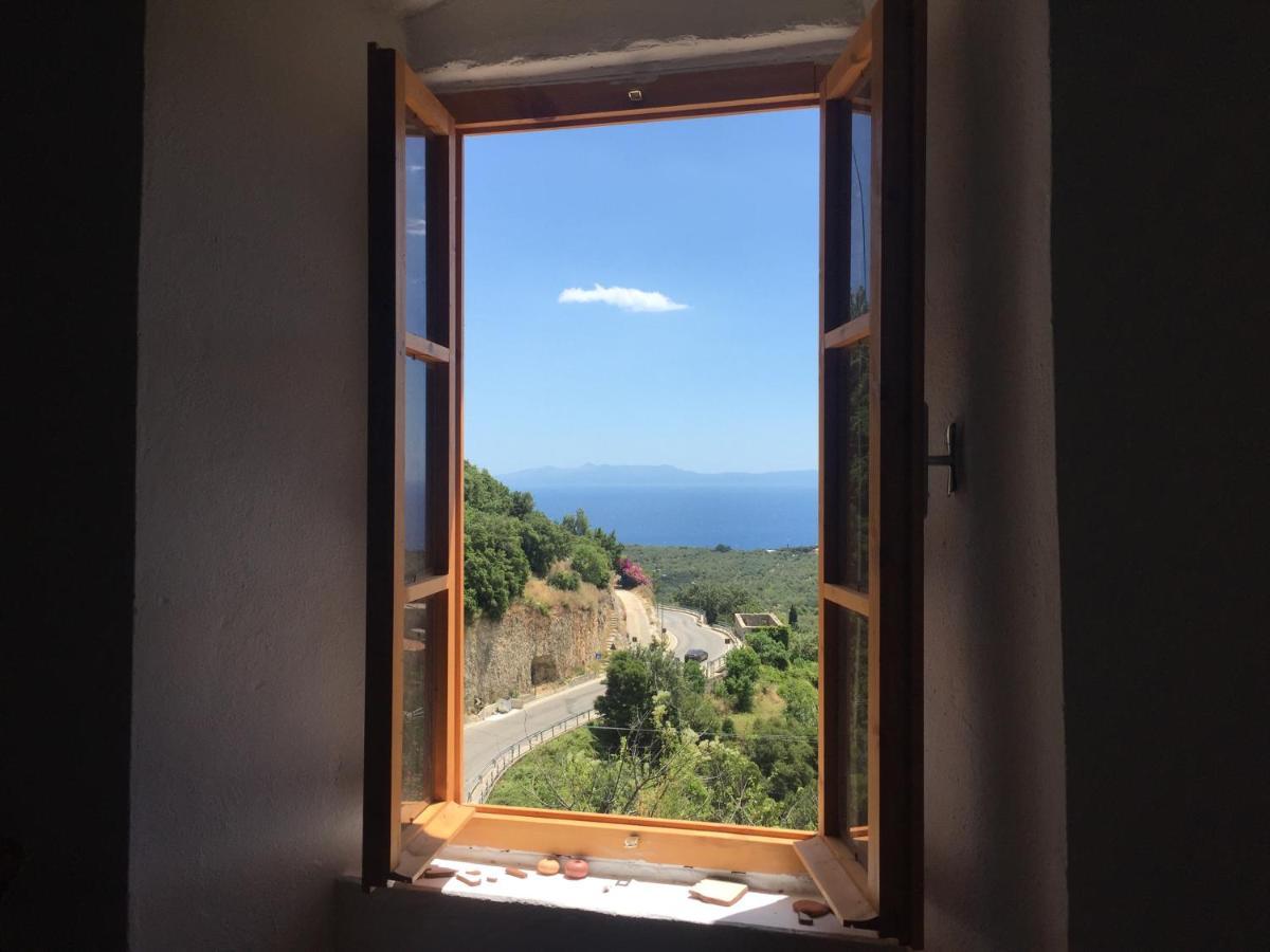 Shotgun Hostel & Guesthouse Vuno Exterior photo