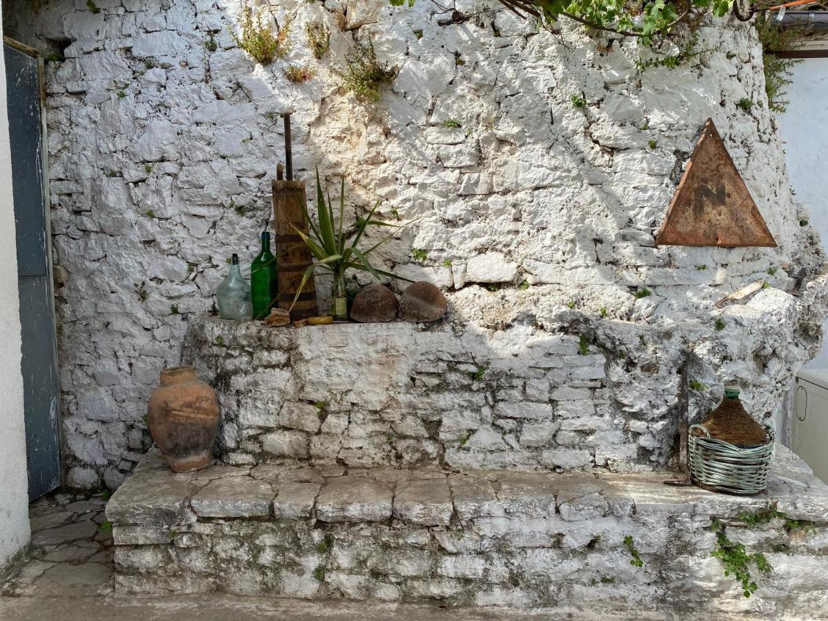 Shotgun Hostel & Guesthouse Vuno Exterior photo
