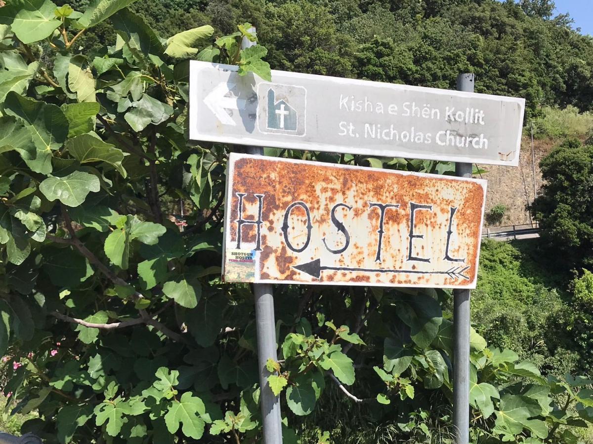 Shotgun Hostel & Guesthouse Vuno Exterior photo